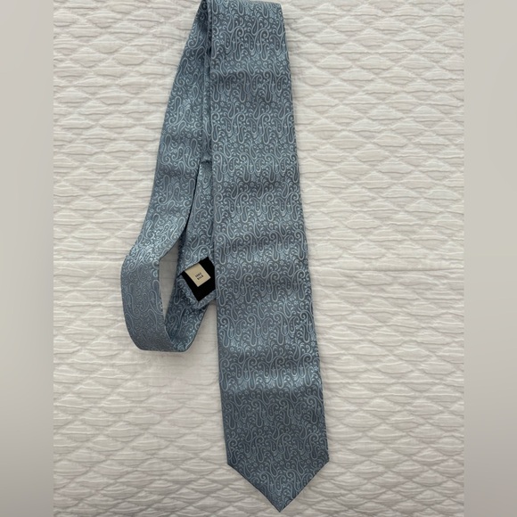 Burberry tie, worn 4/5 times.  Great condition. - Picture 2 of 2
